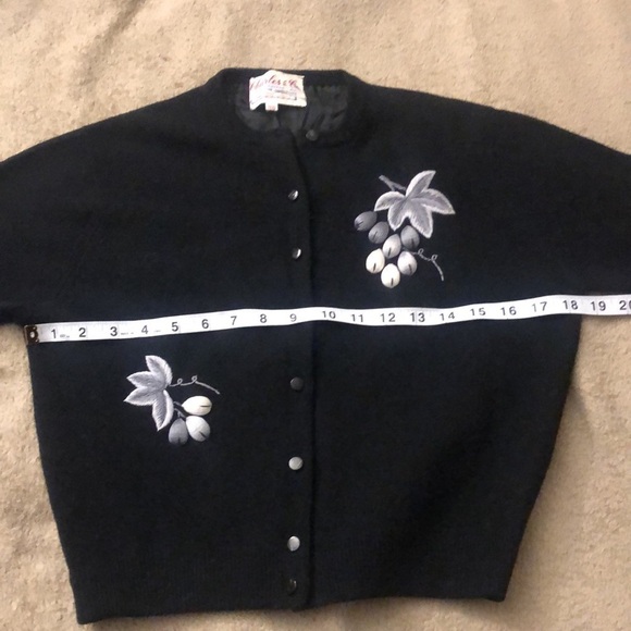 Charles & co. Black and silver embroidered floral sweater size small - Picture 9 of 10